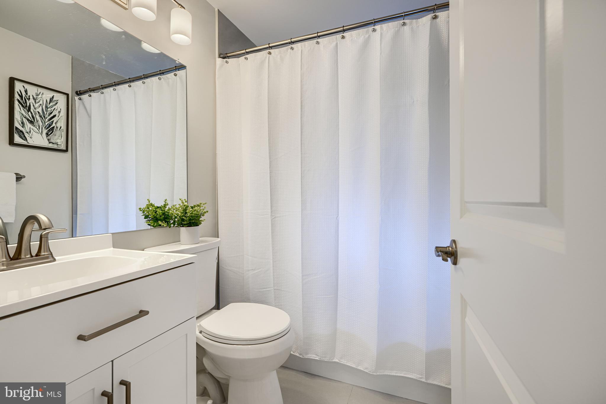 1005 DONINGTON CIRCLE