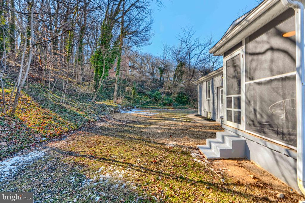 1005 DONINGTON CIRCLE