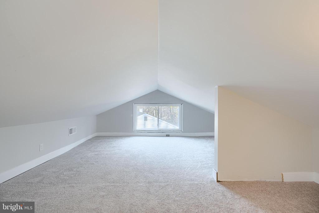 1005 DONINGTON CIRCLE