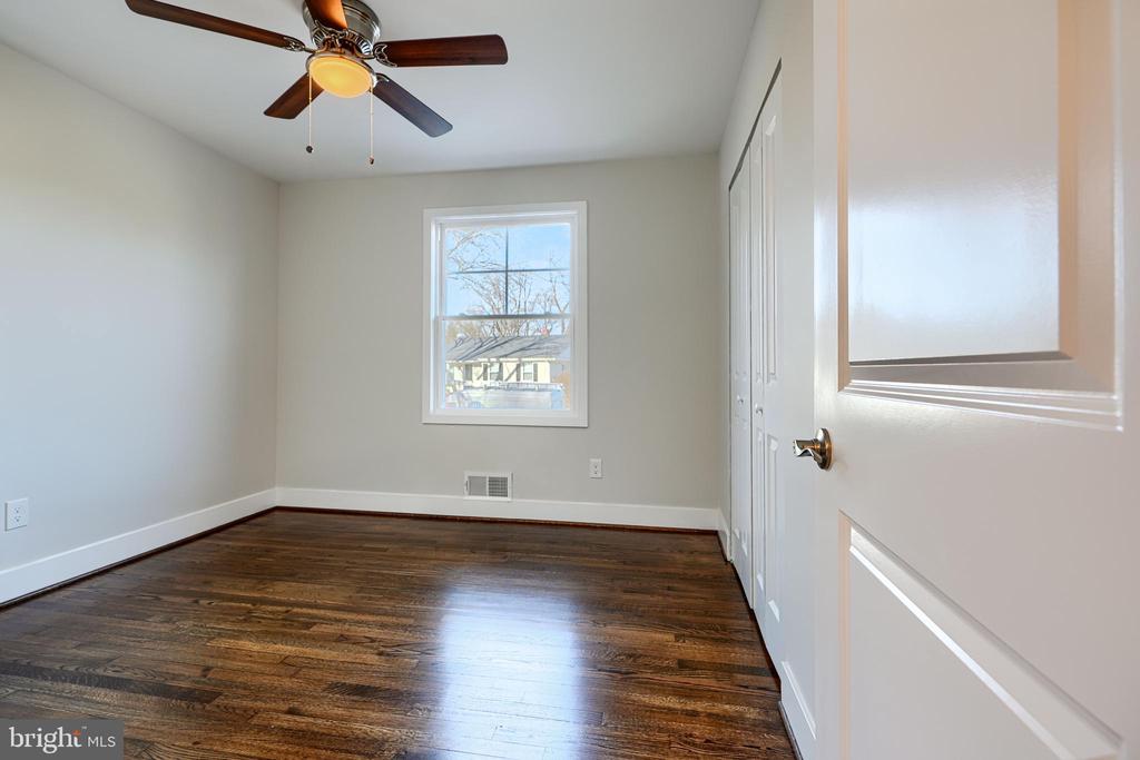 1005 DONINGTON CIRCLE