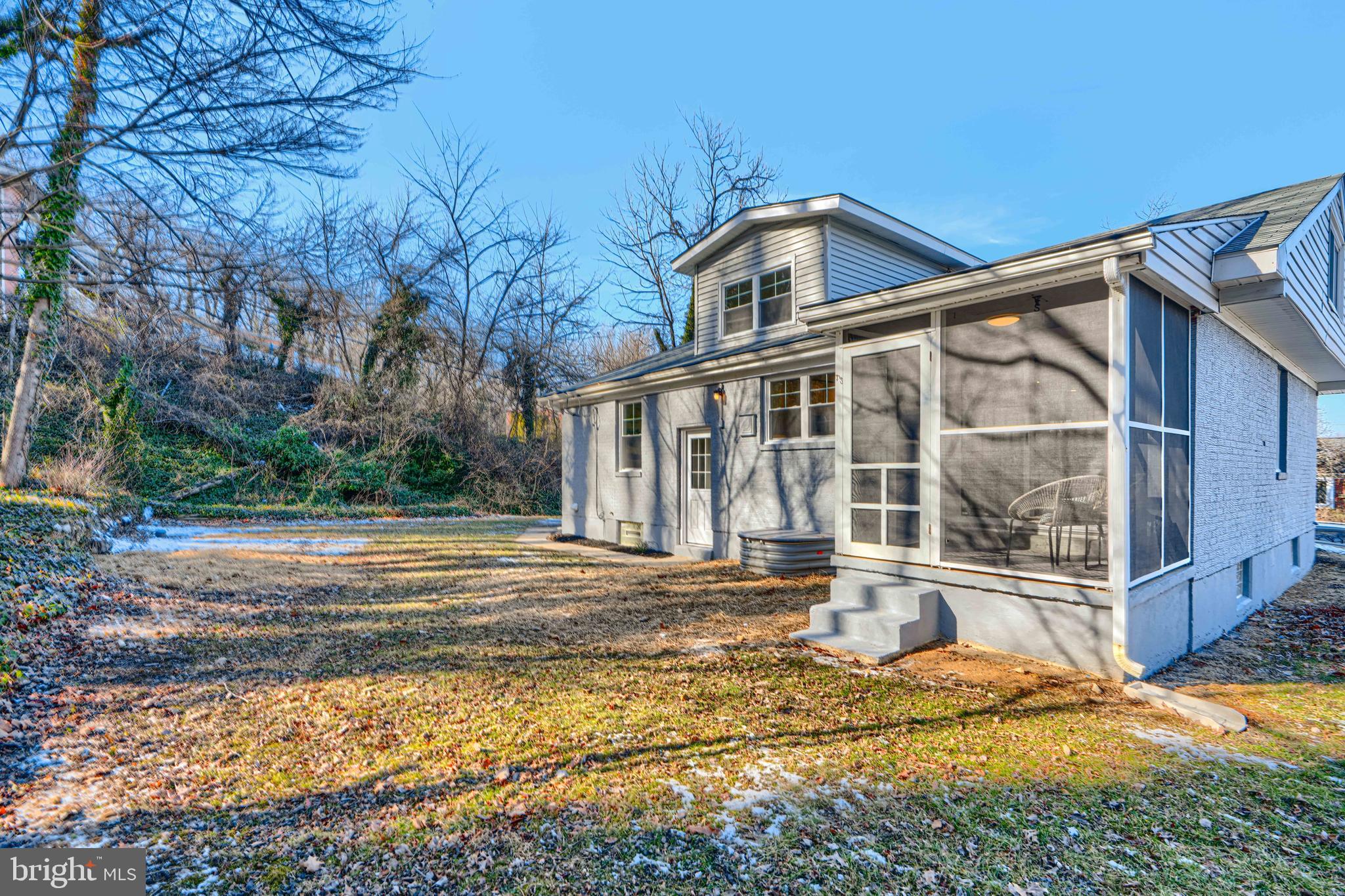 1005 DONINGTON CIRCLE