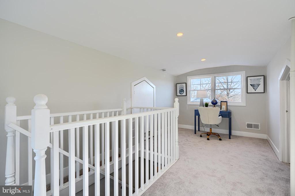1005 DONINGTON CIRCLE