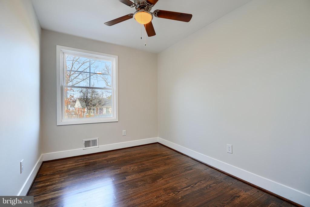 1005 DONINGTON CIRCLE