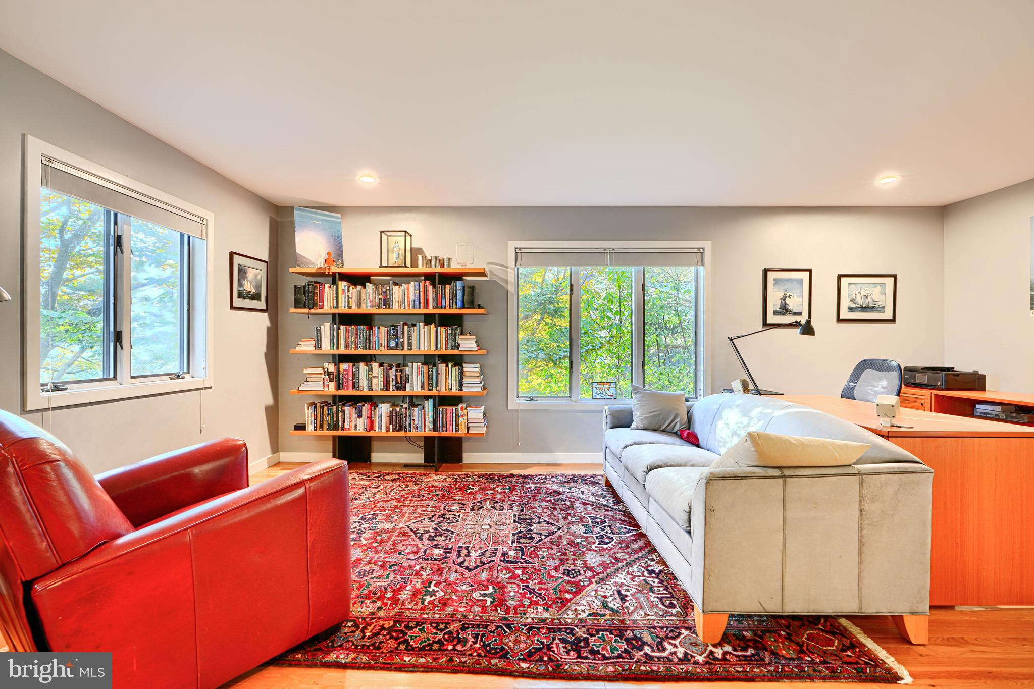 613 W CHESAPEAKE AVENUE