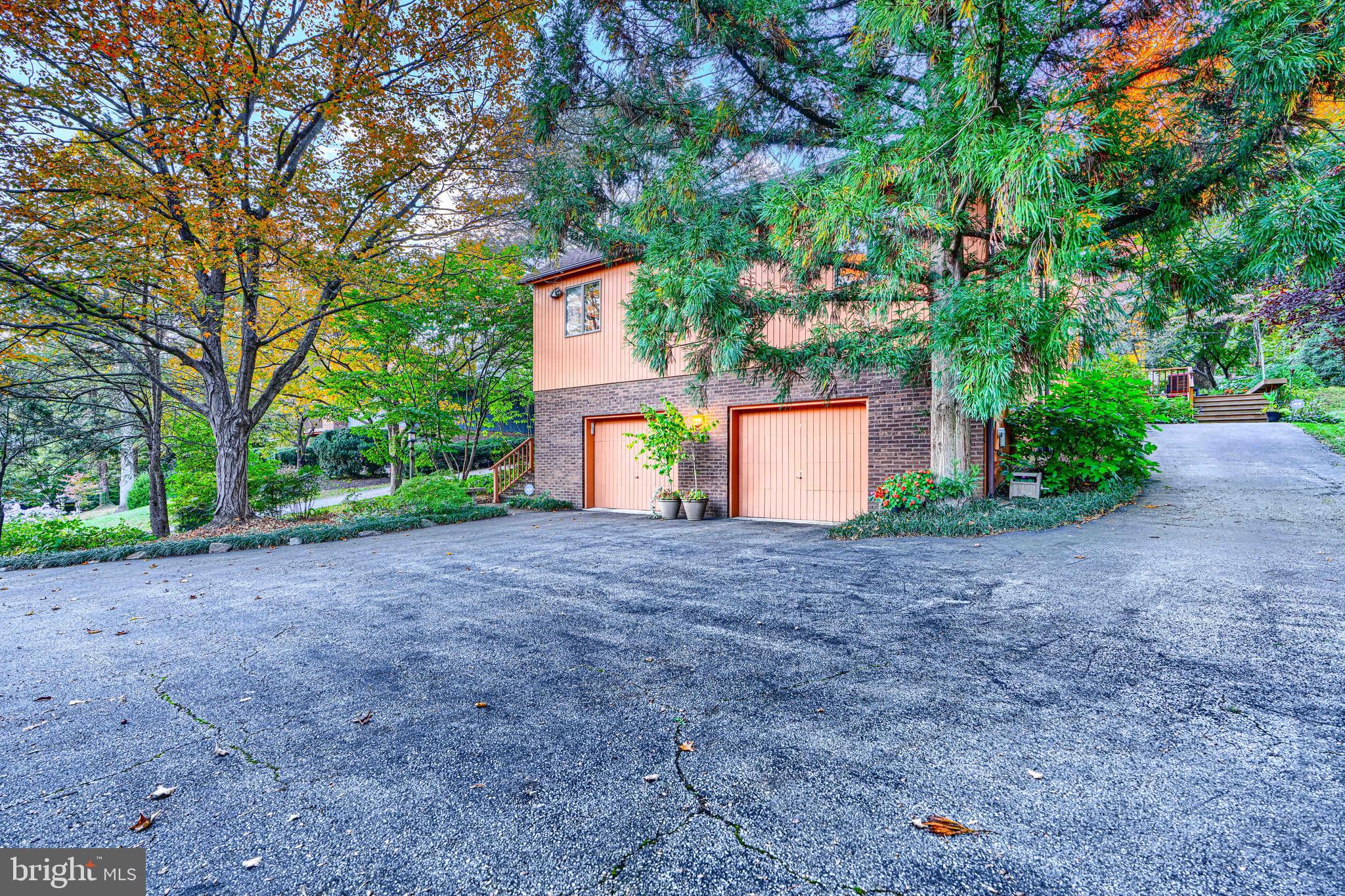 613 W CHESAPEAKE AVENUE