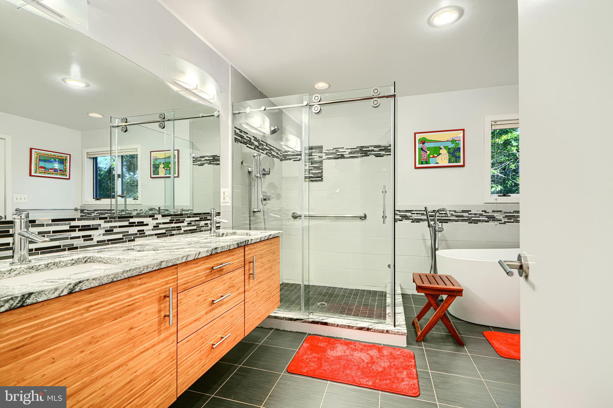 613 W CHESAPEAKE AVENUE