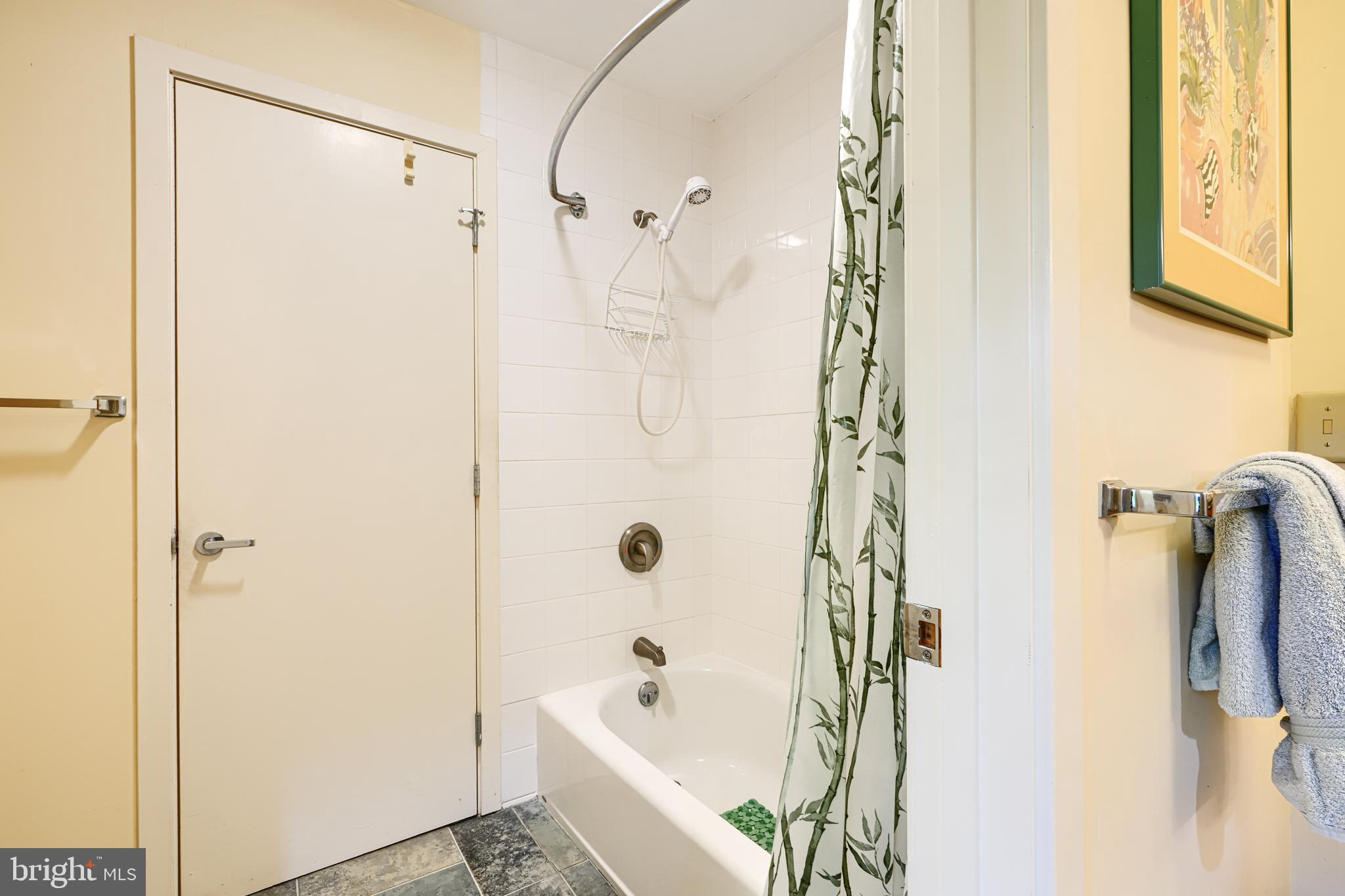 613 W CHESAPEAKE AVENUE