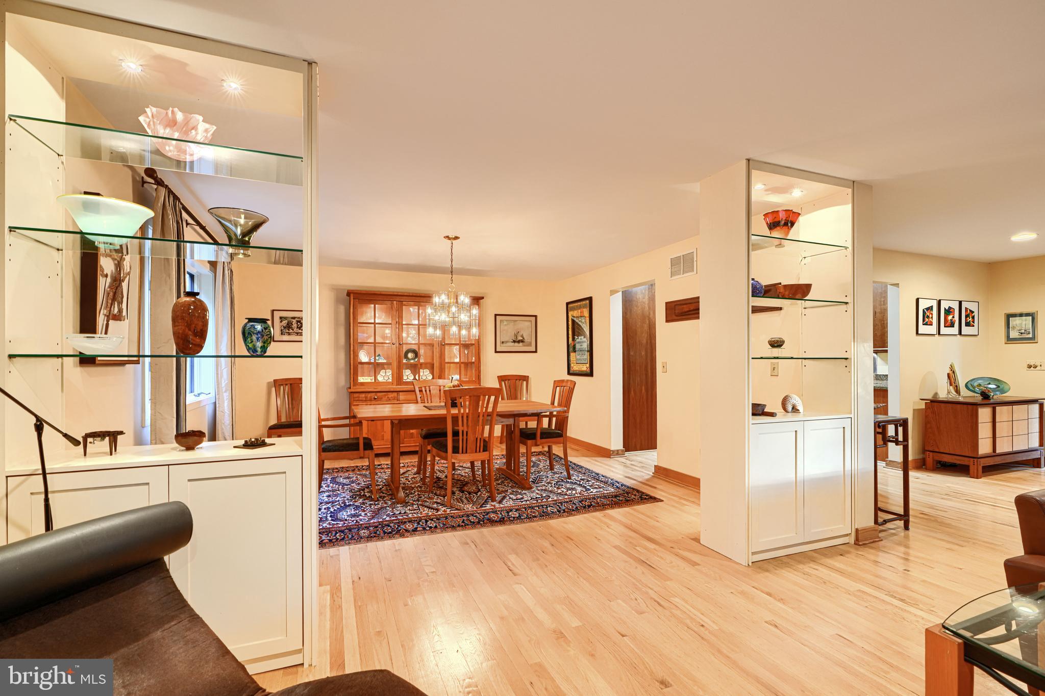 613 W CHESAPEAKE AVENUE