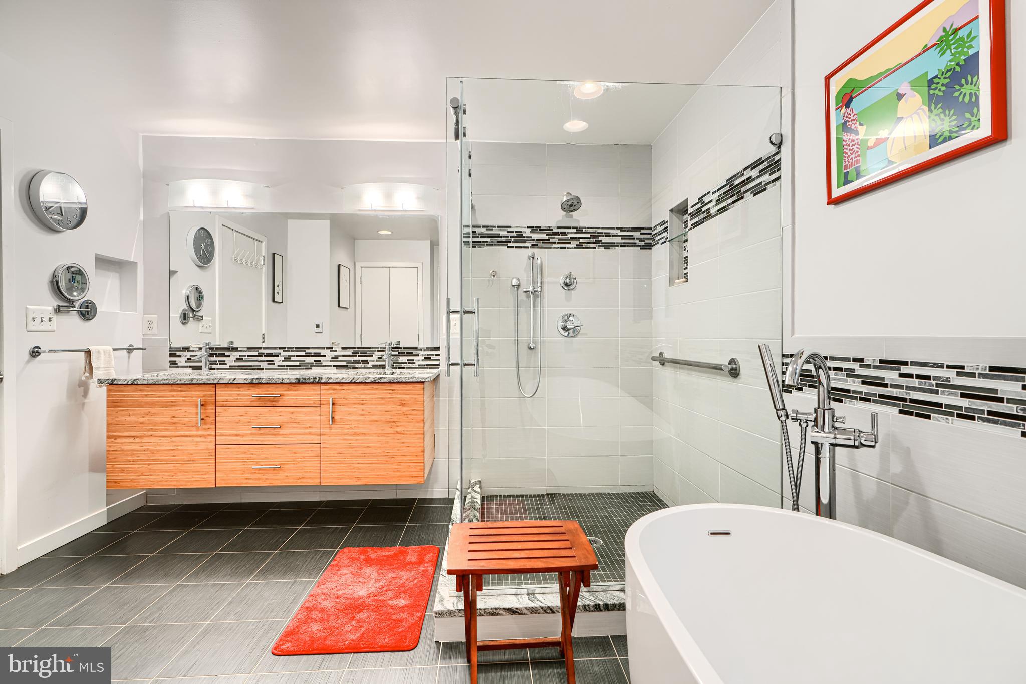 613 W CHESAPEAKE AVENUE