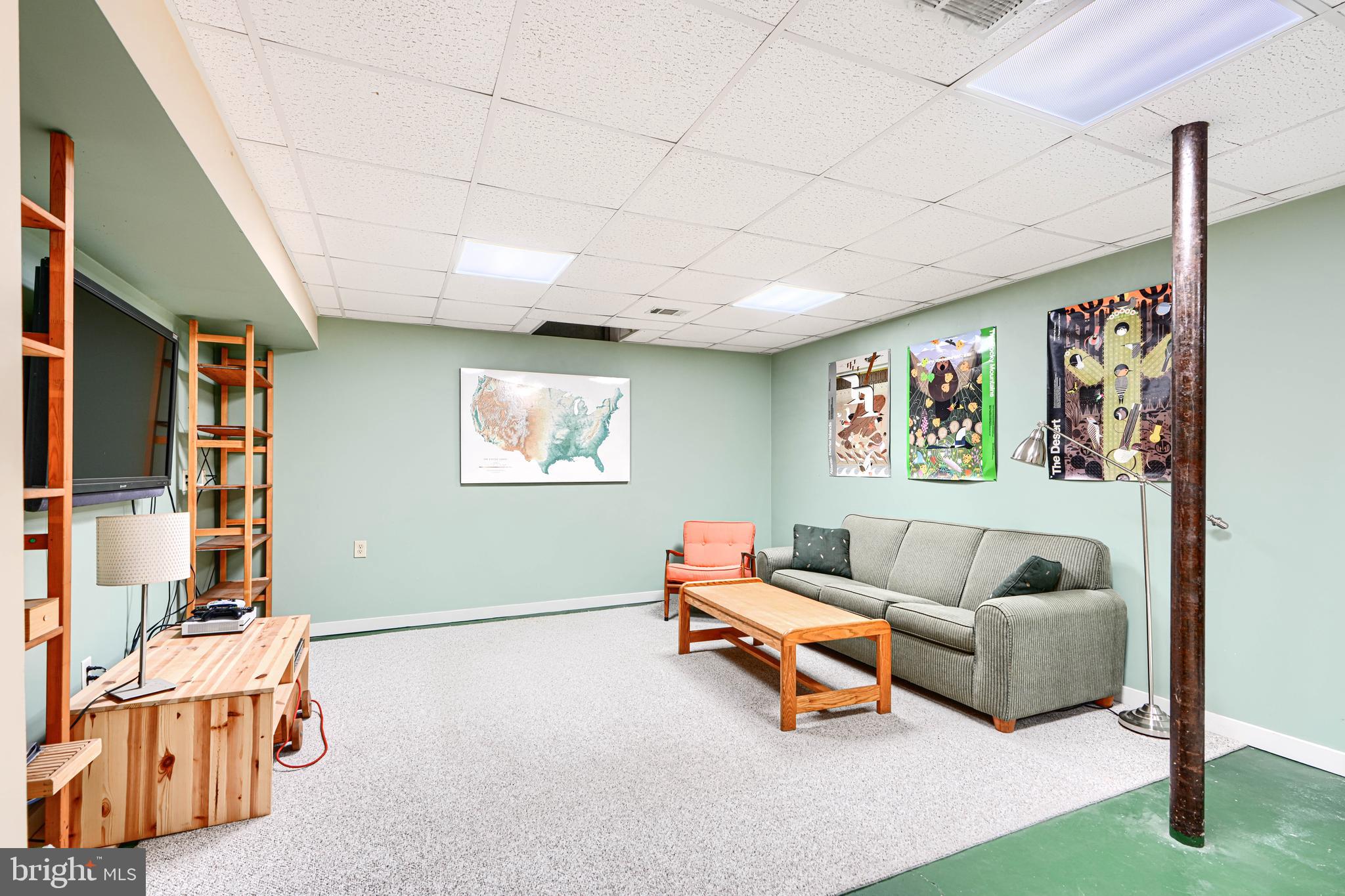 613 W CHESAPEAKE AVENUE