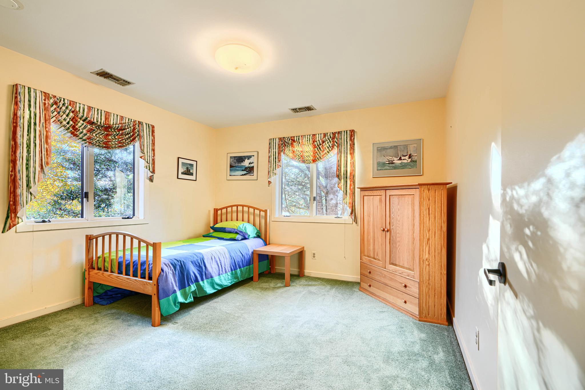 613 W CHESAPEAKE AVENUE