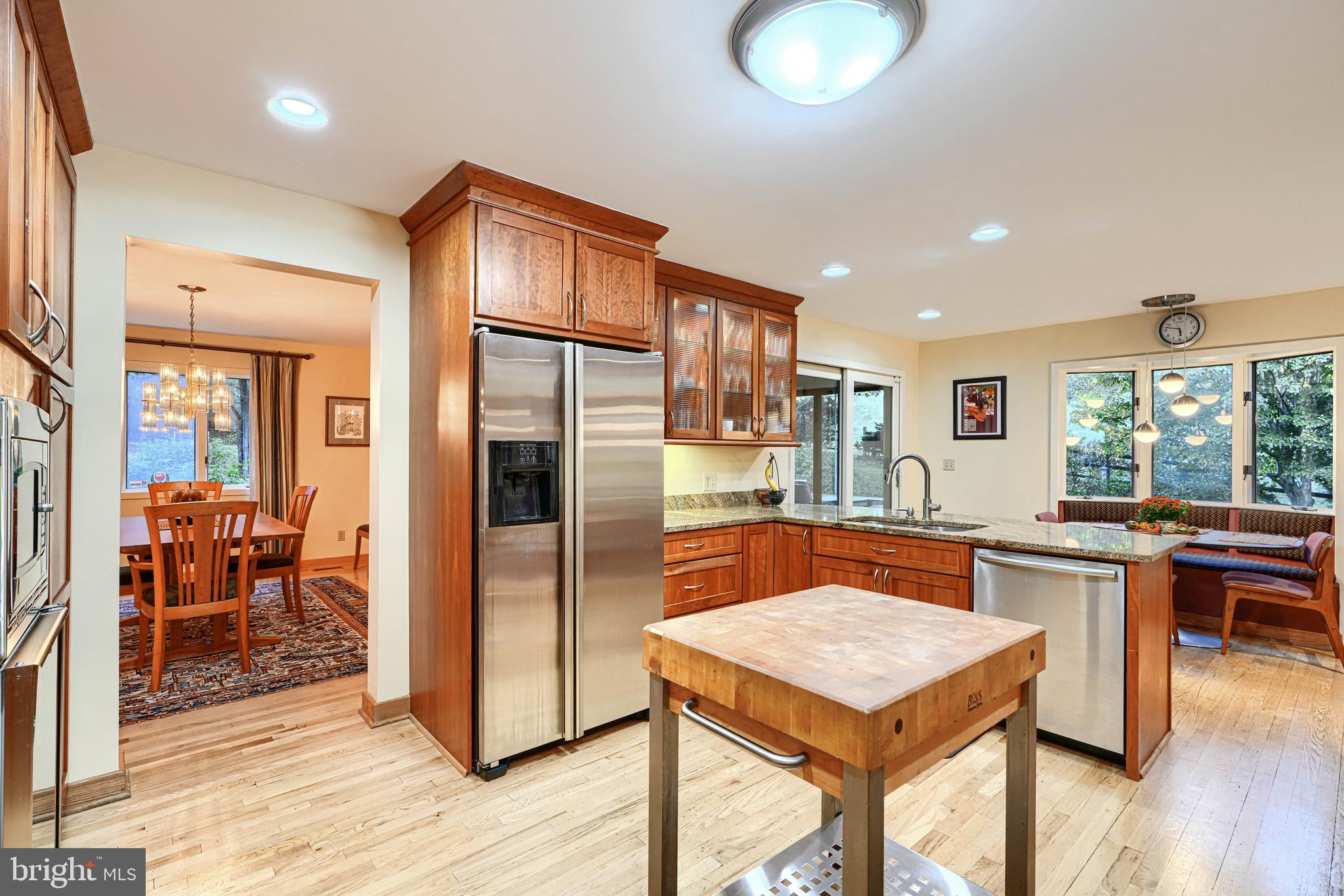 613 W CHESAPEAKE AVENUE