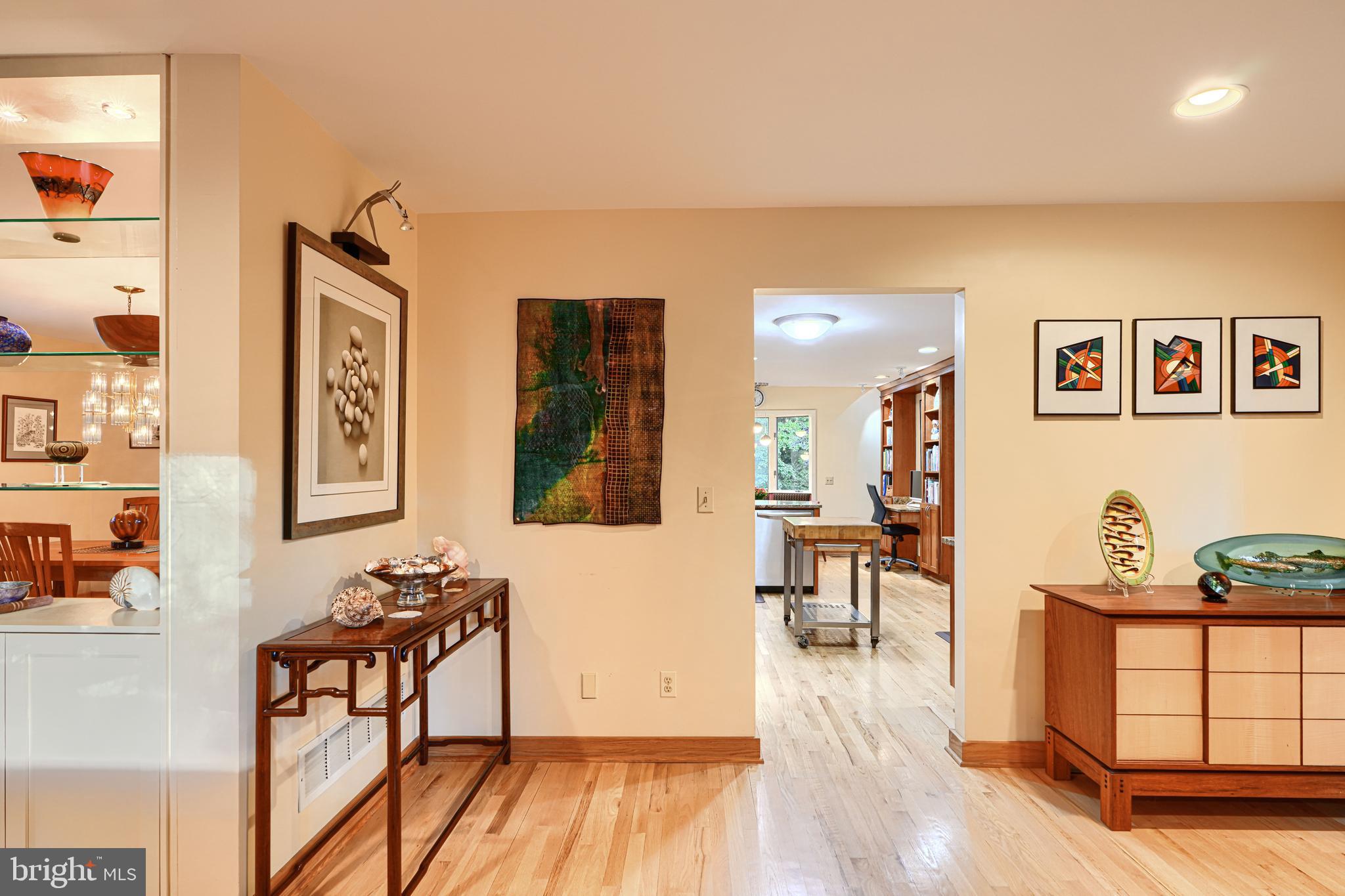 613 W CHESAPEAKE AVENUE