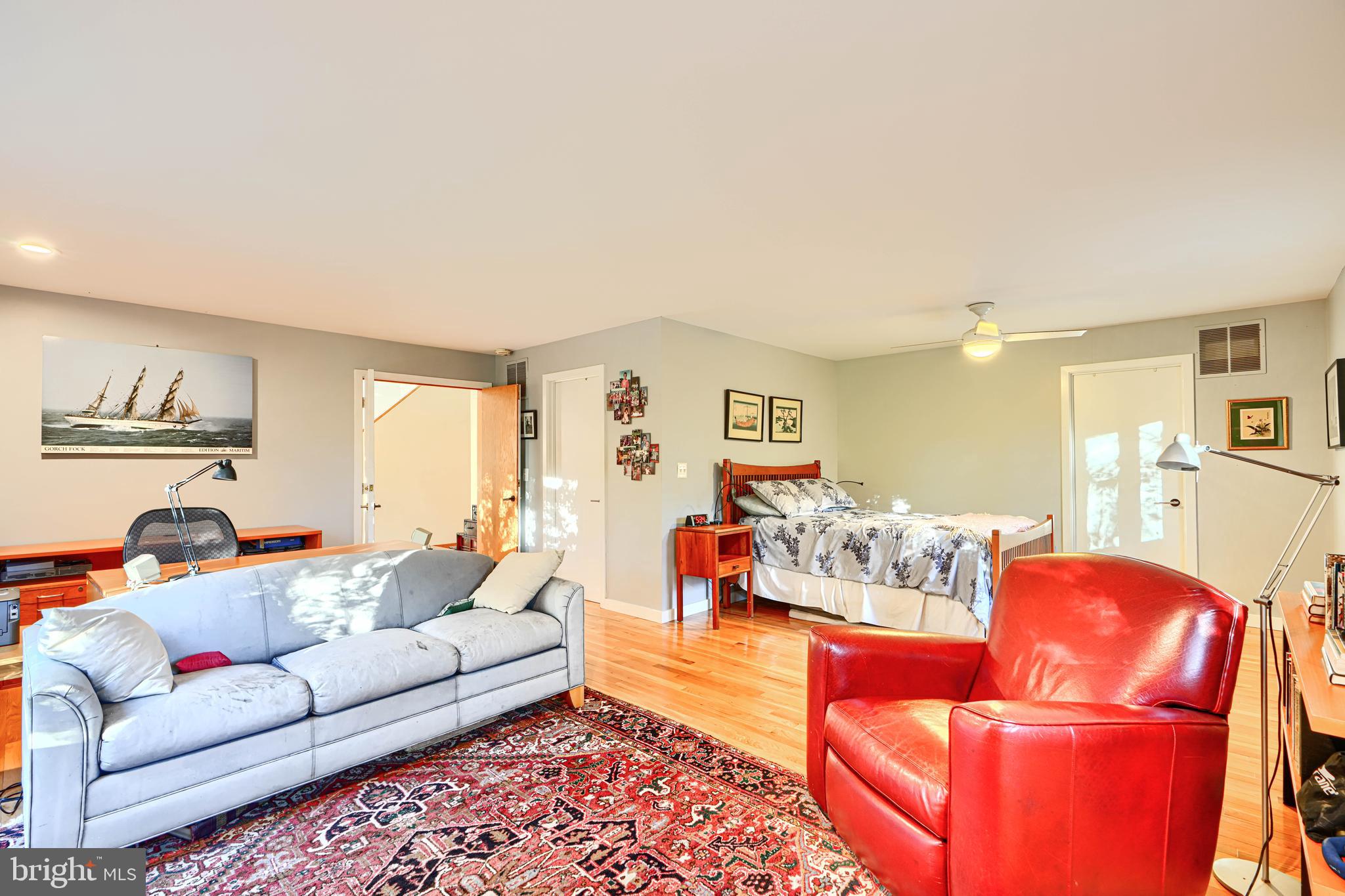 613 W CHESAPEAKE AVENUE