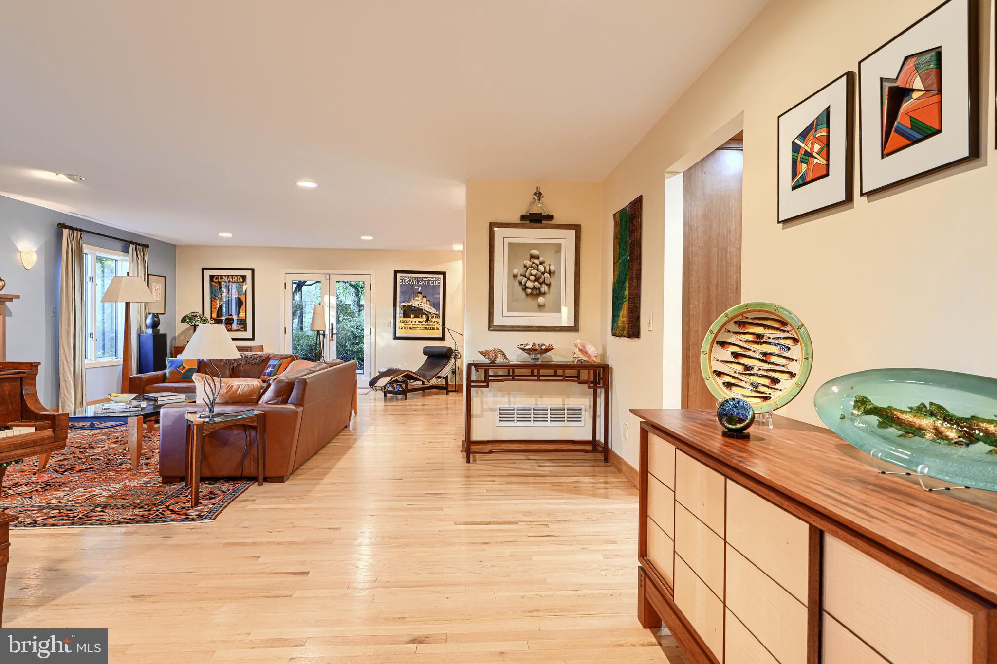 613 W CHESAPEAKE AVENUE