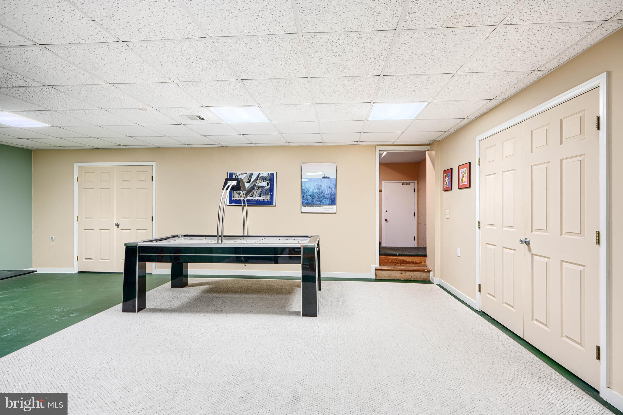 613 W CHESAPEAKE AVENUE