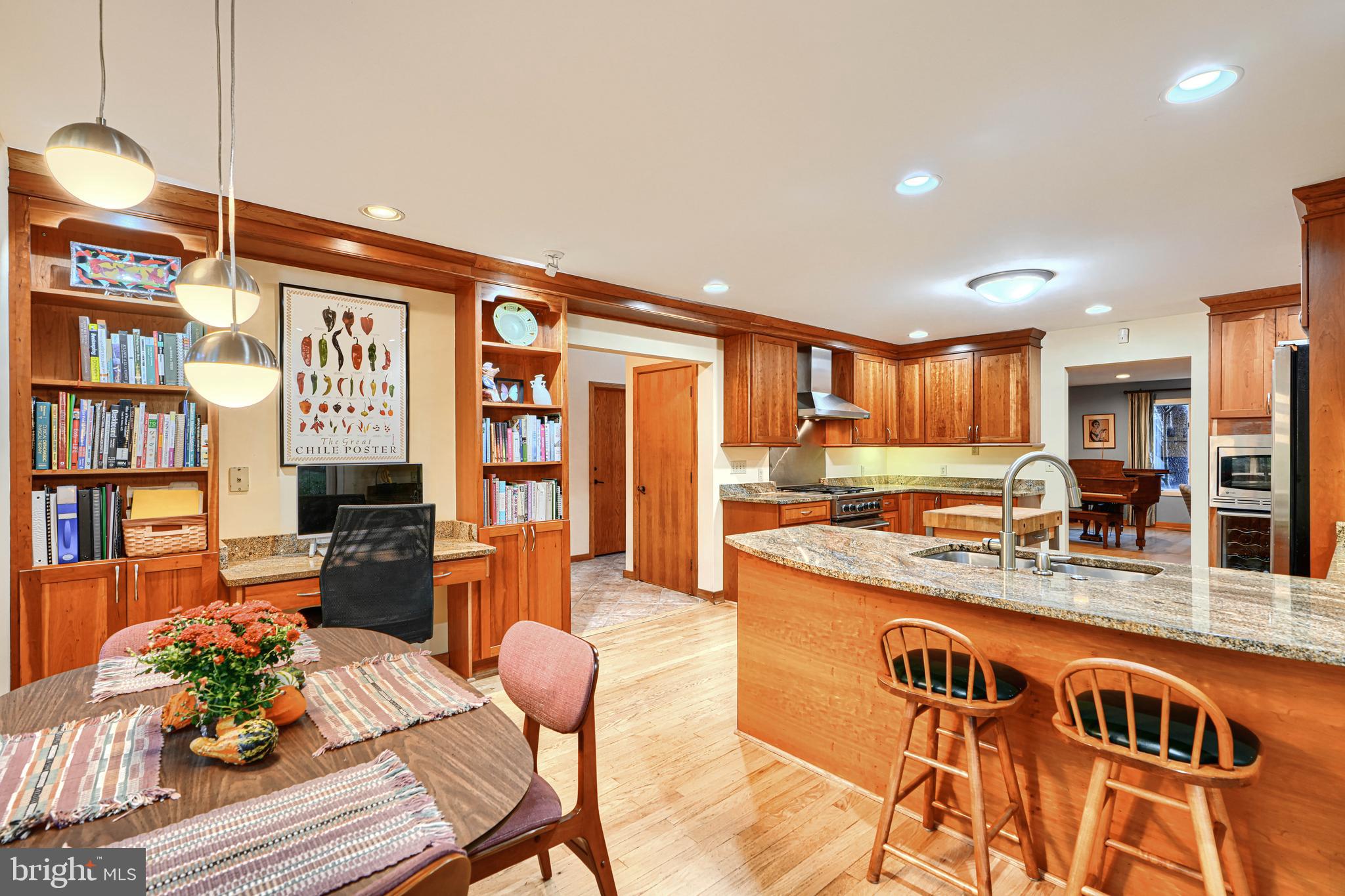 613 W CHESAPEAKE AVENUE