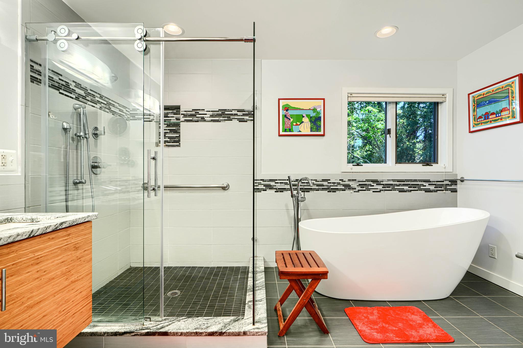 613 W CHESAPEAKE AVENUE