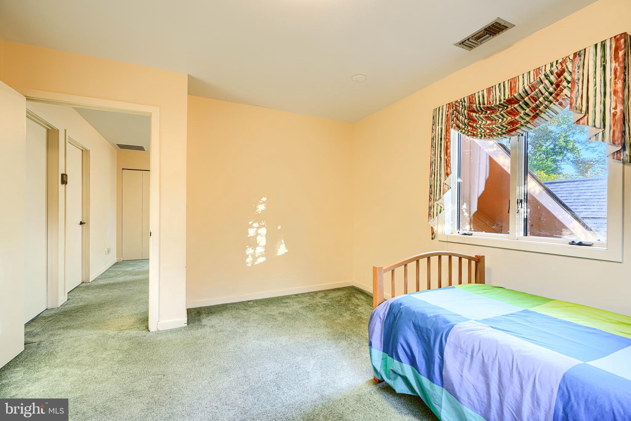 613 W CHESAPEAKE AVENUE