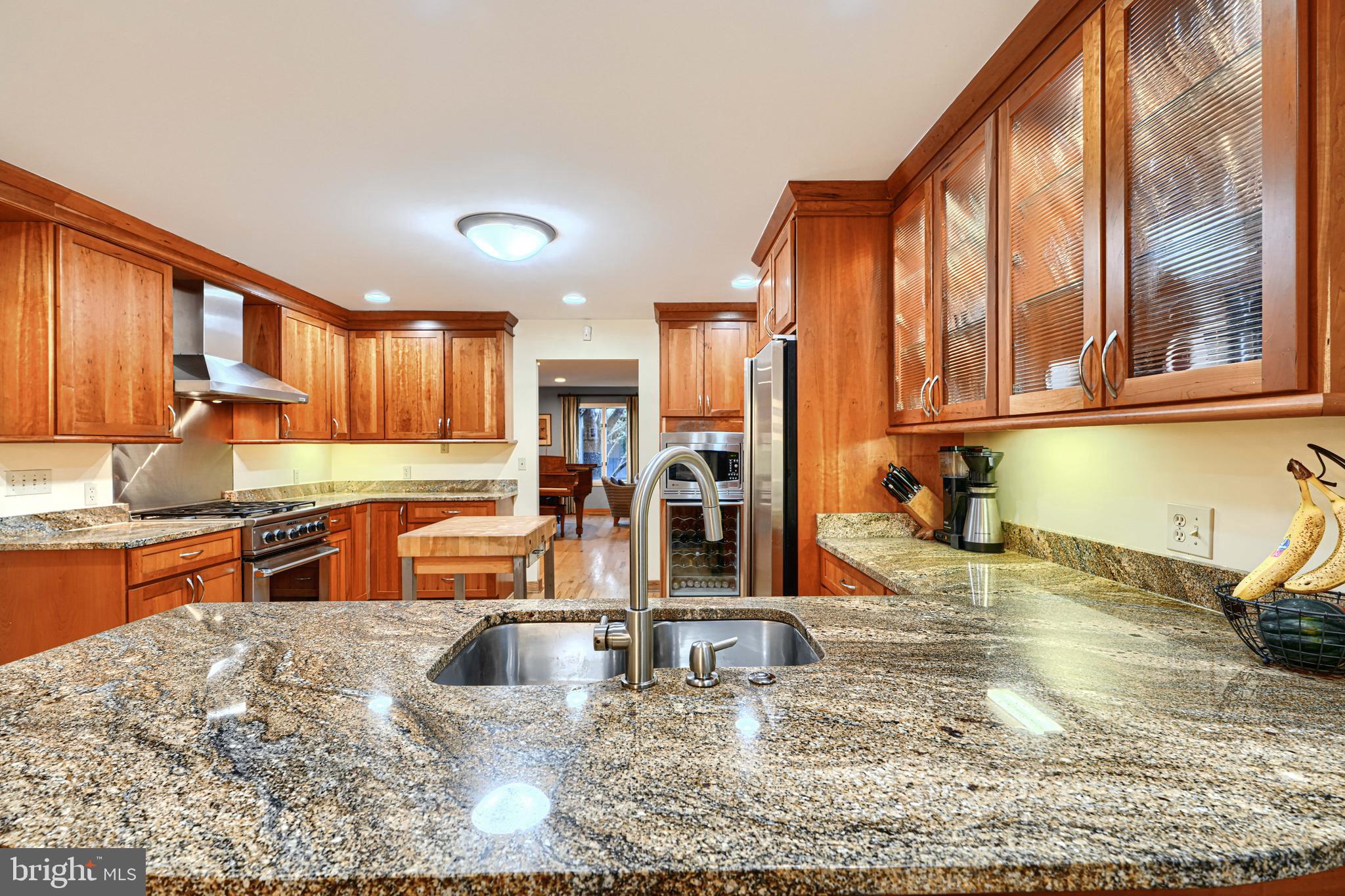 613 W CHESAPEAKE AVENUE