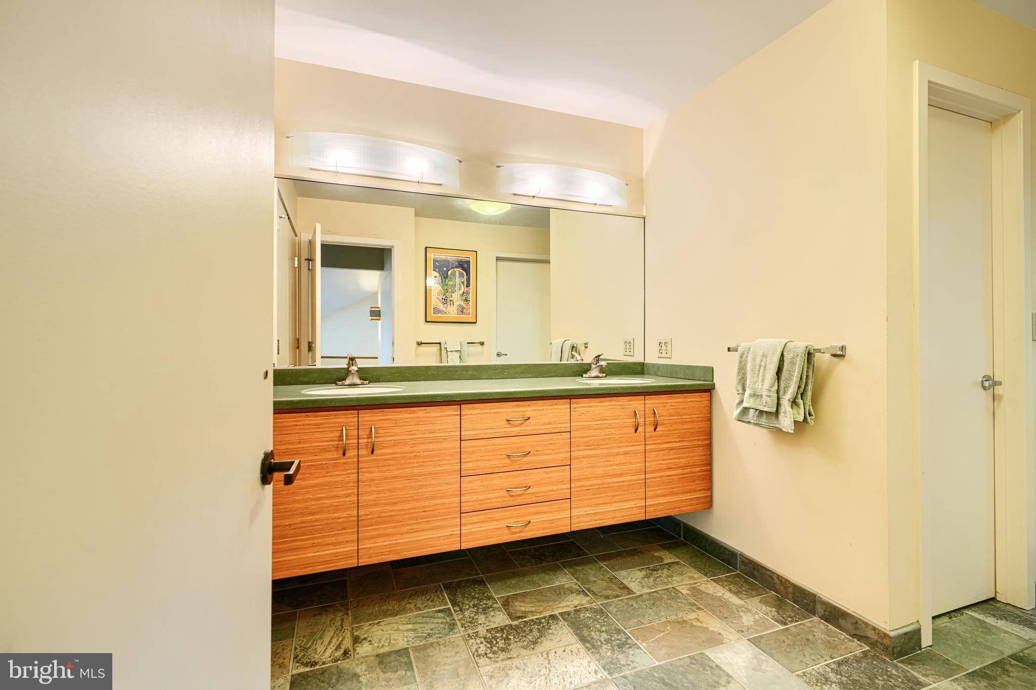 613 W CHESAPEAKE AVENUE