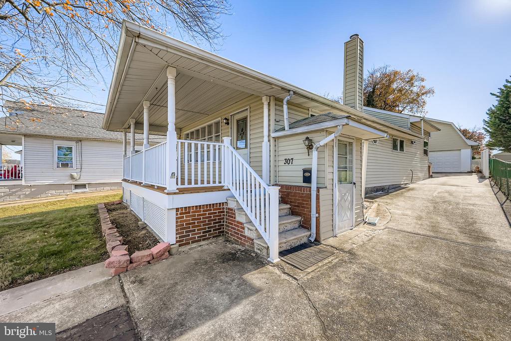 307 MONTROSE AVENUE