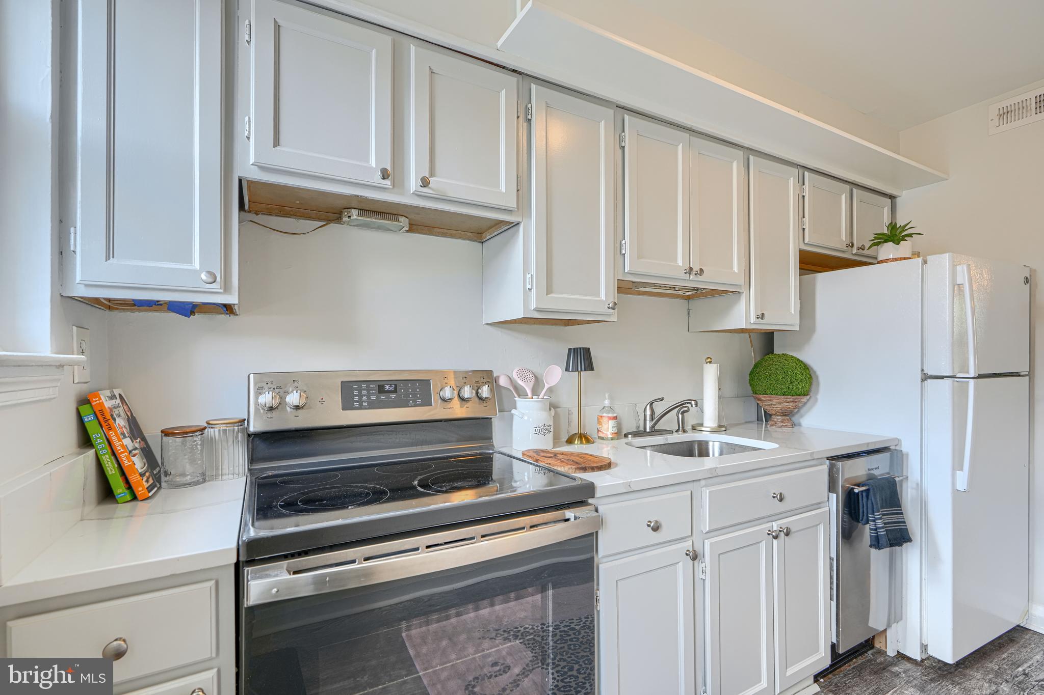 227 LINDEN AVENUE