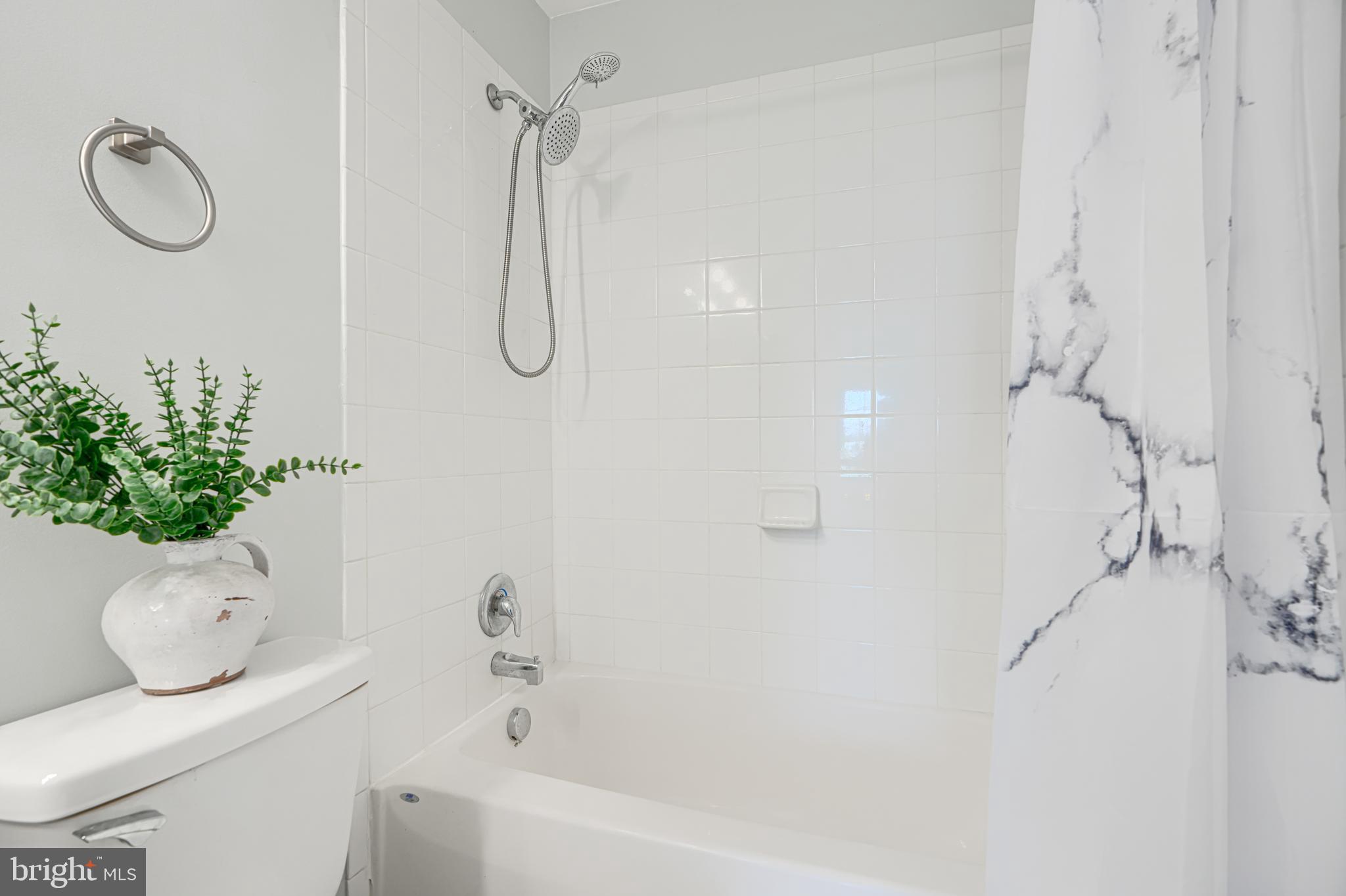 3825 JARRETTSVILLE PIKE