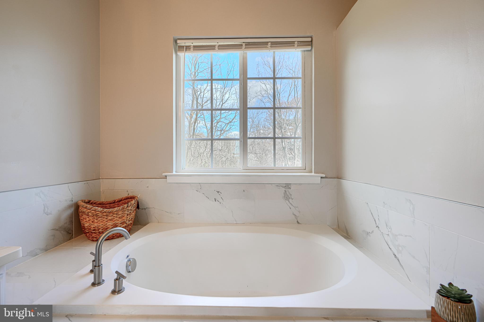 3825 JARRETTSVILLE PIKE