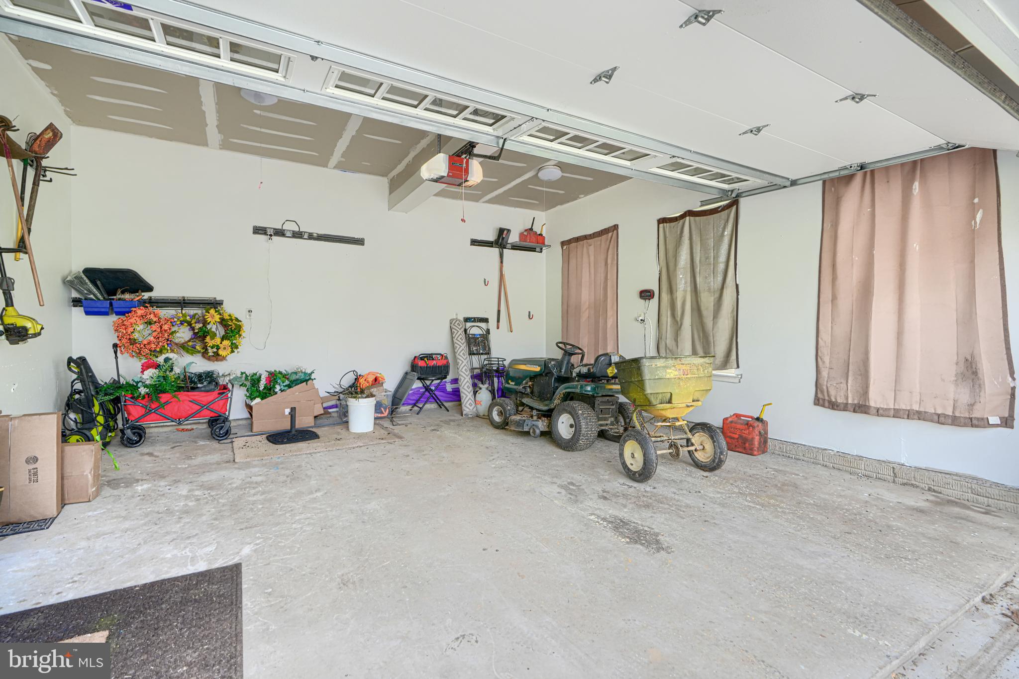 3825 JARRETTSVILLE PIKE