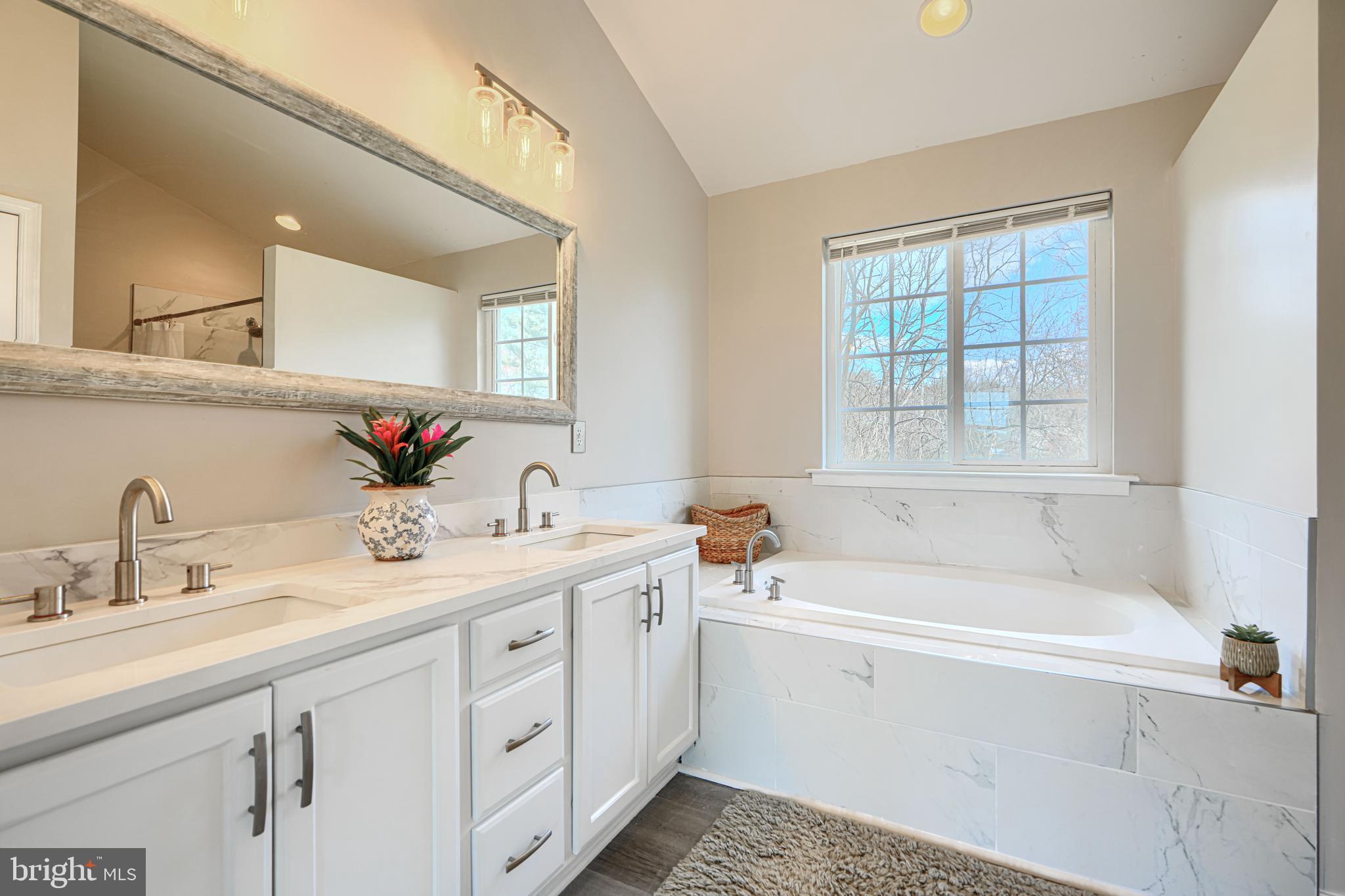 3825 JARRETTSVILLE PIKE