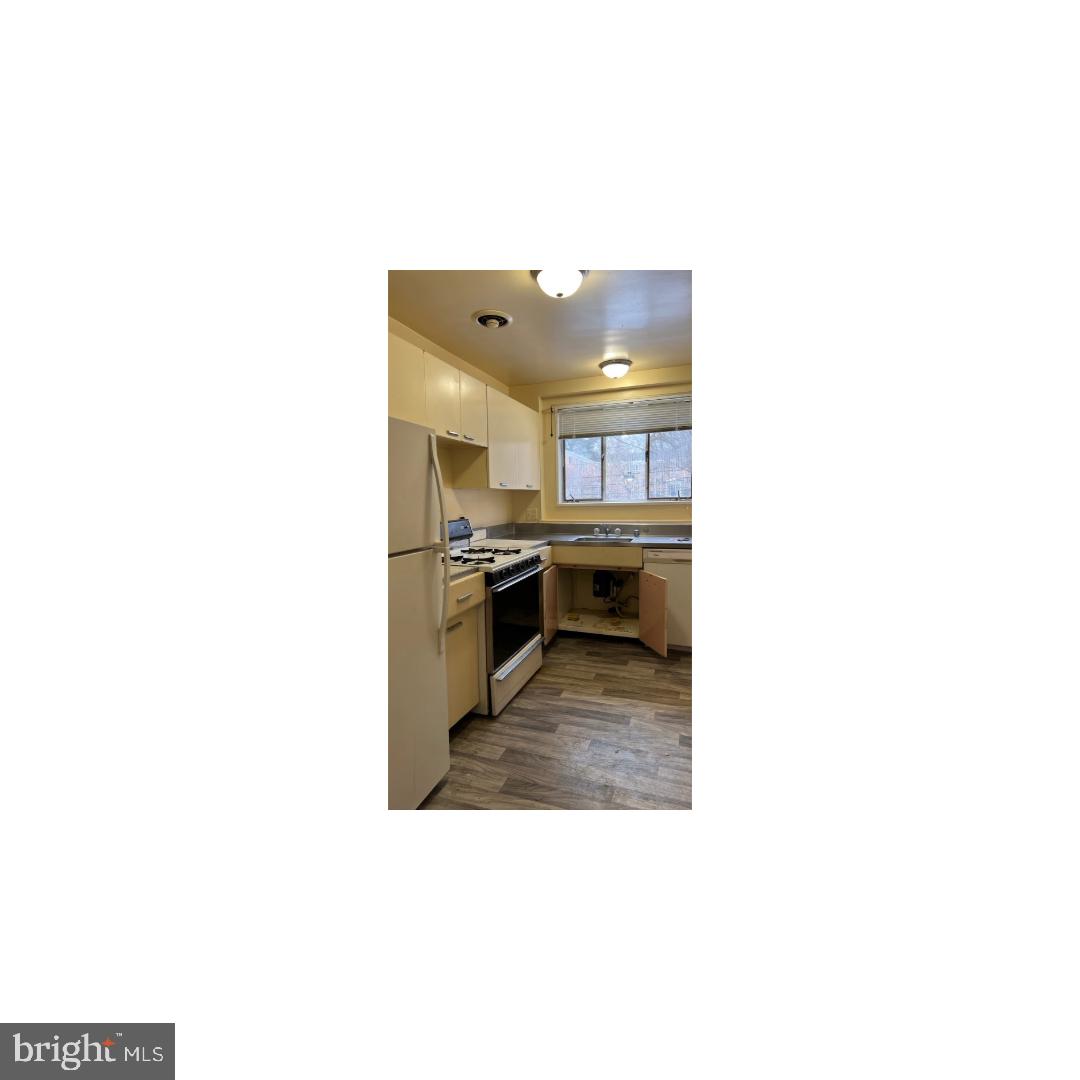 10500 MONTROSE AVENUE 101
