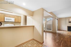 3330 Templeton Gap Road 15