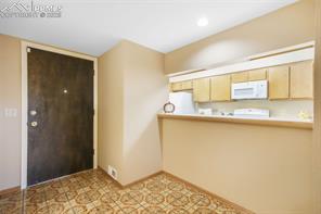 3330 Templeton Gap Road 15