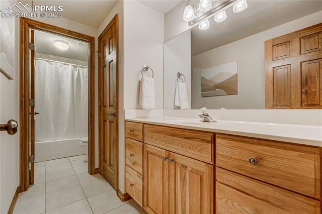 1220 Scarsbrook Court