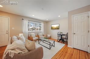 911 E Willamette Avenue