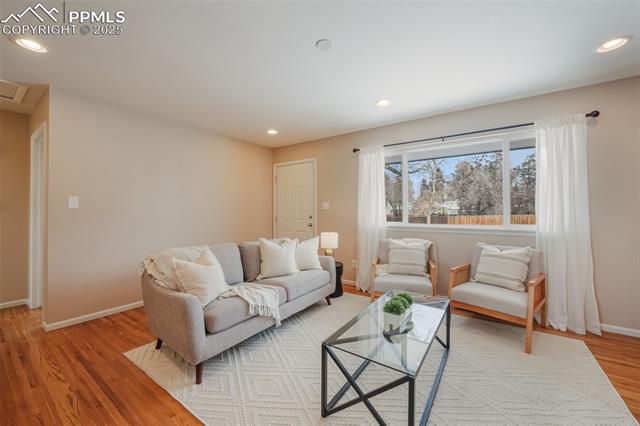 911 E Willamette Avenue