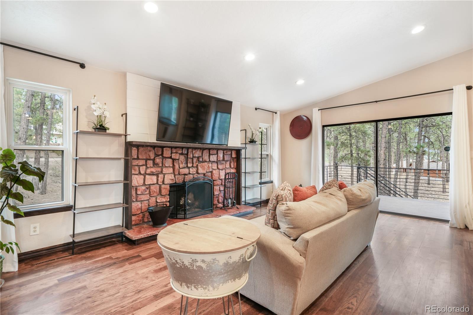 15245 Pleasant View Drive