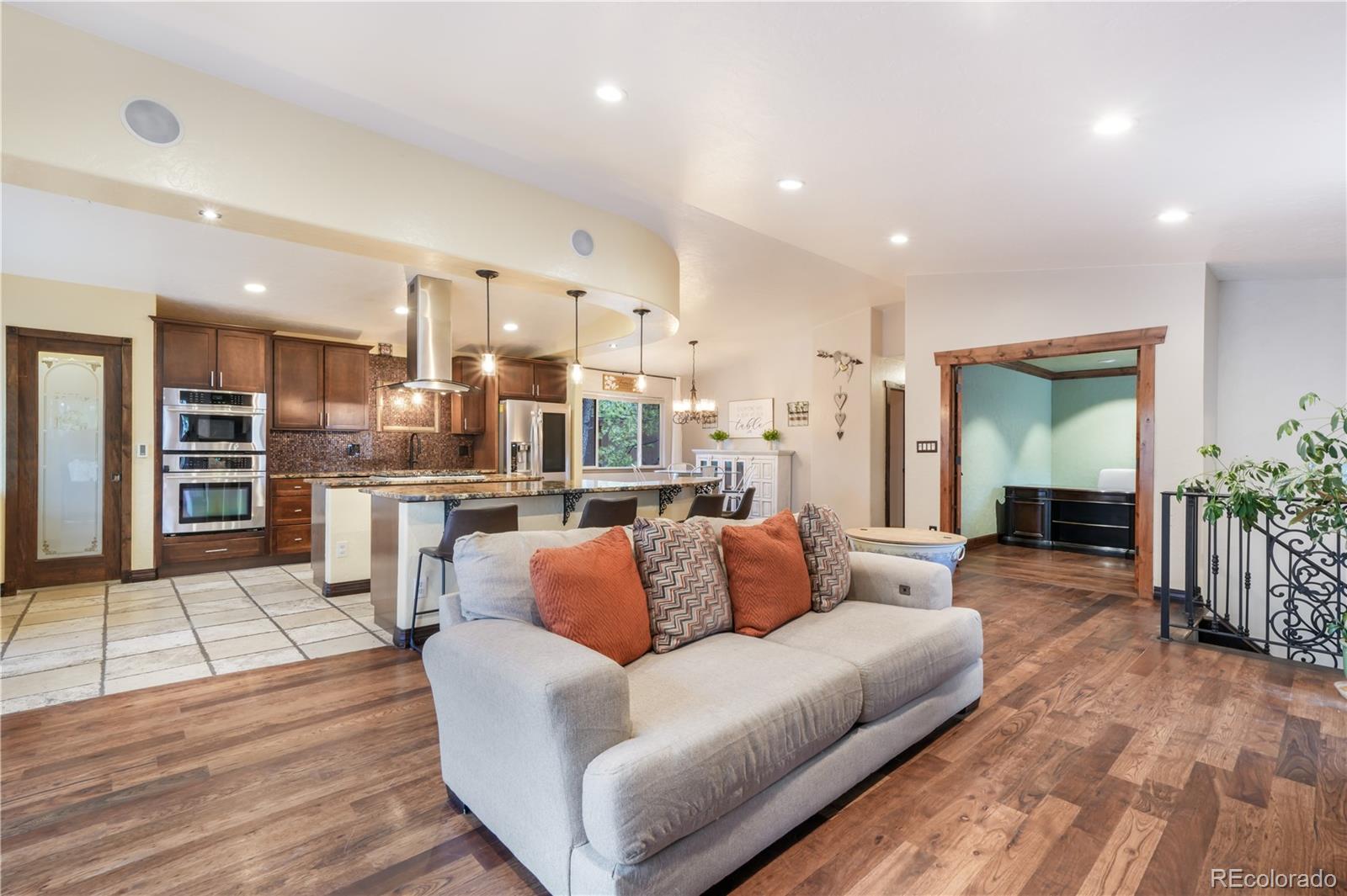 15245 Pleasant View Drive