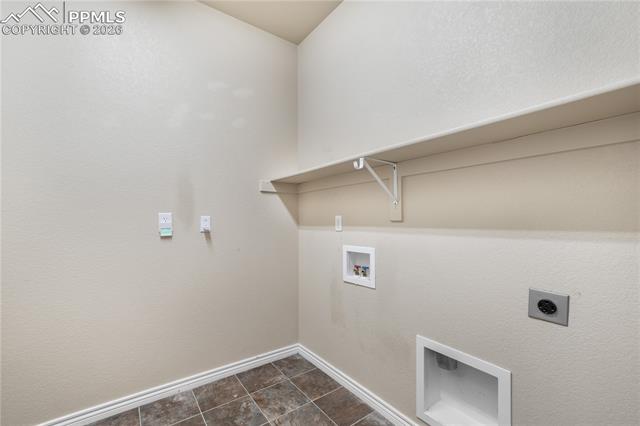 3329 Gladstone Creek Point