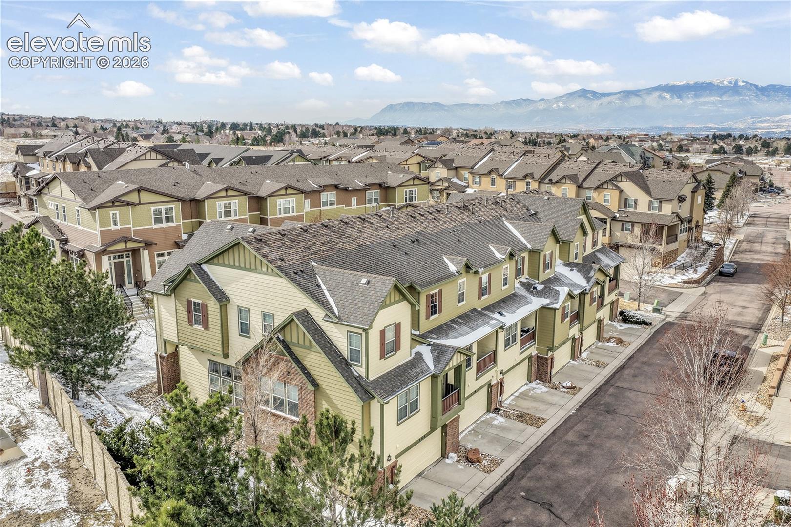 3329 Gladstone Creek Point