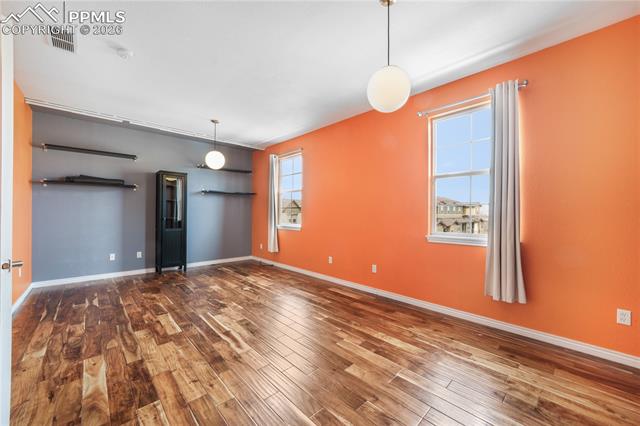 3329 Gladstone Creek Point