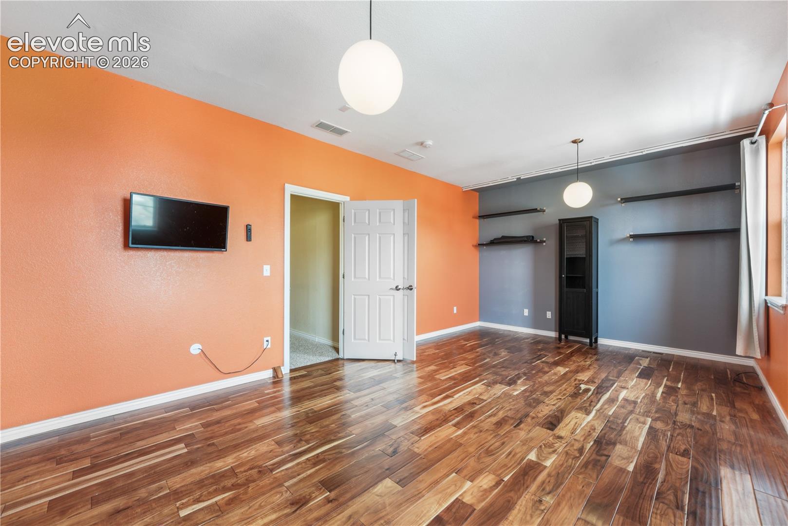 3329 Gladstone Creek Point