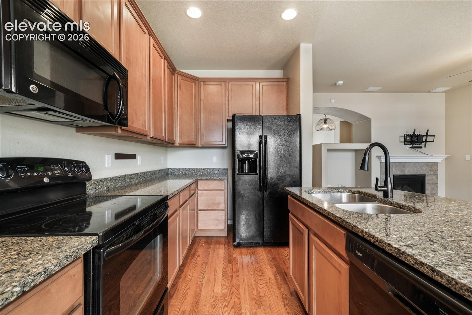 3329 Gladstone Creek Point