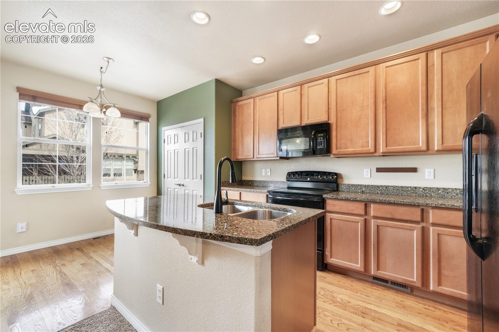3329 Gladstone Creek Point
