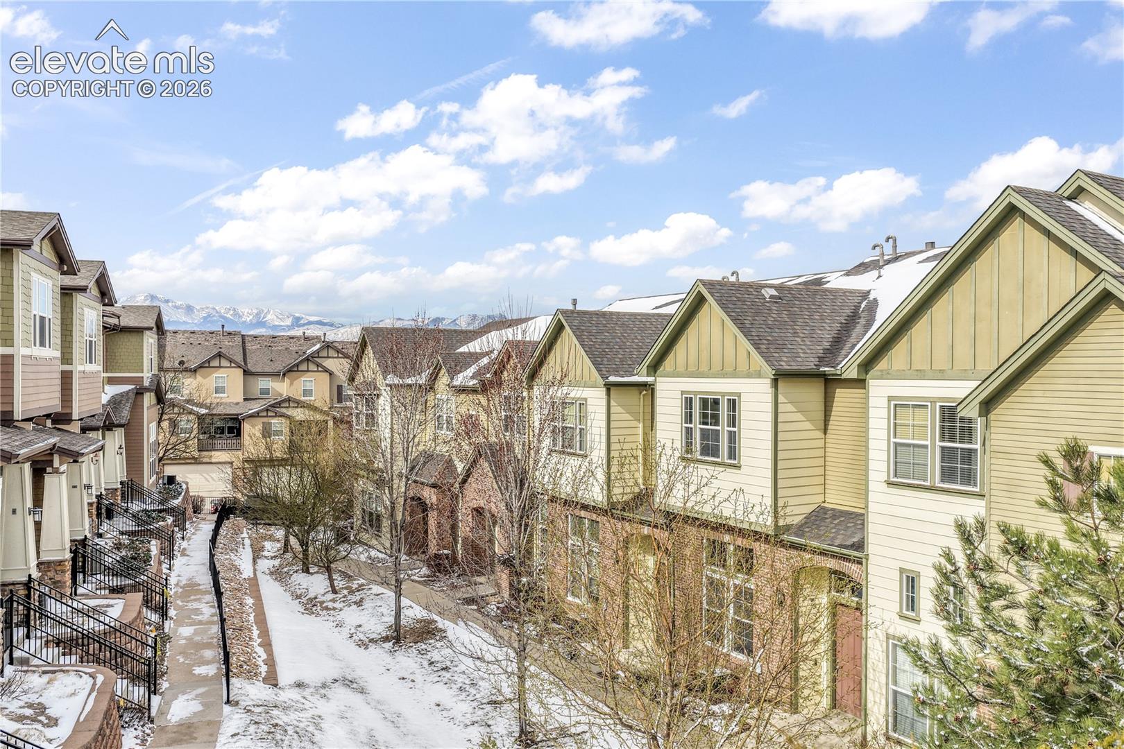 3329 Gladstone Creek Point