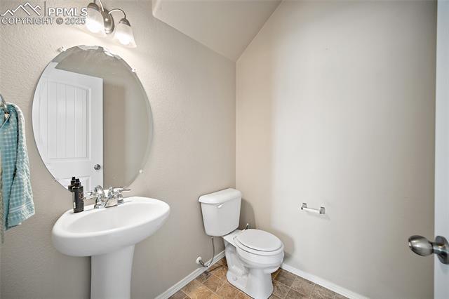 2404 Obsidian Forest View