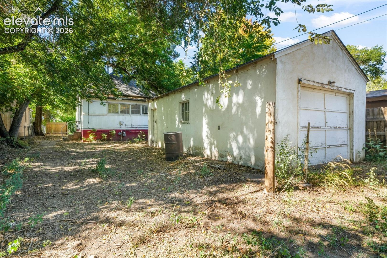 818 W 2nd Street