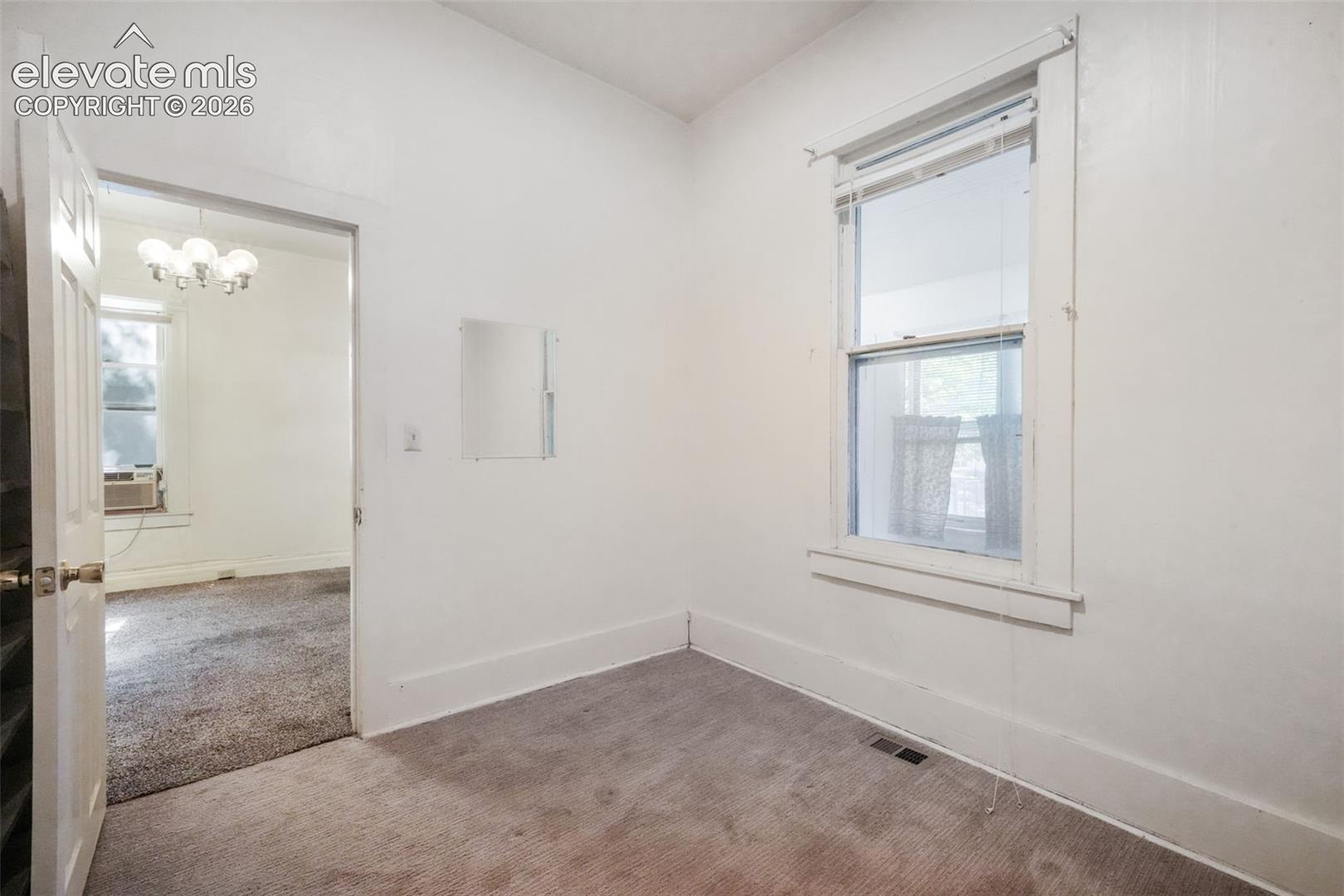 818 W 2nd Street