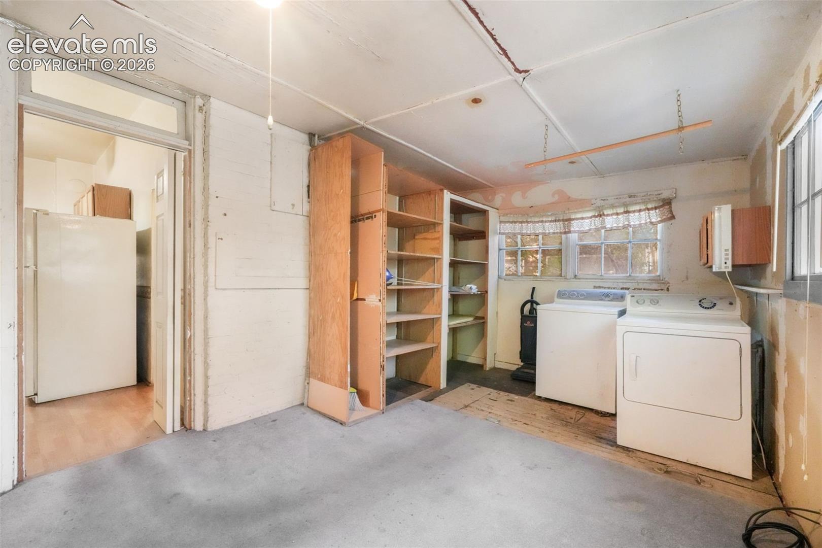 818 W 2nd Street